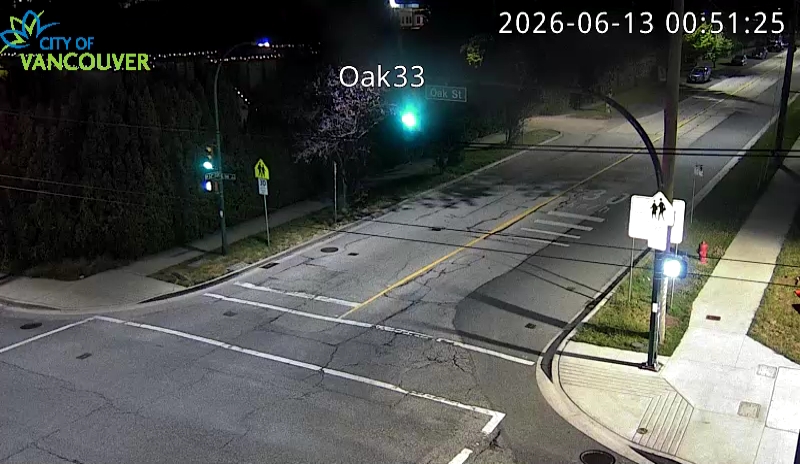 Oak St & W 33rd Ave - E